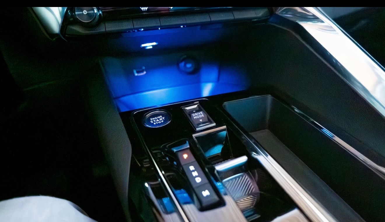 Peugeot 5008 1.2 Allure Pack Eat8