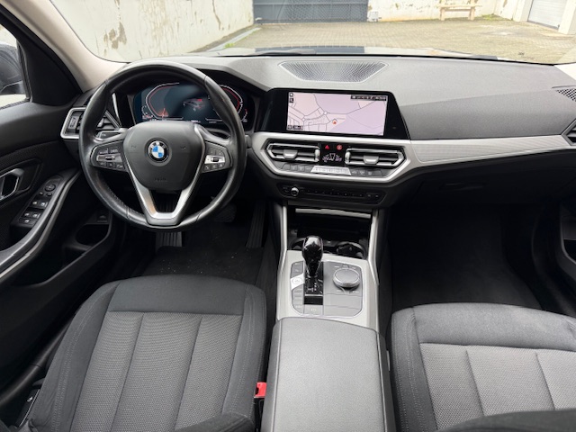 BMW 318d Touring Auto Mhev