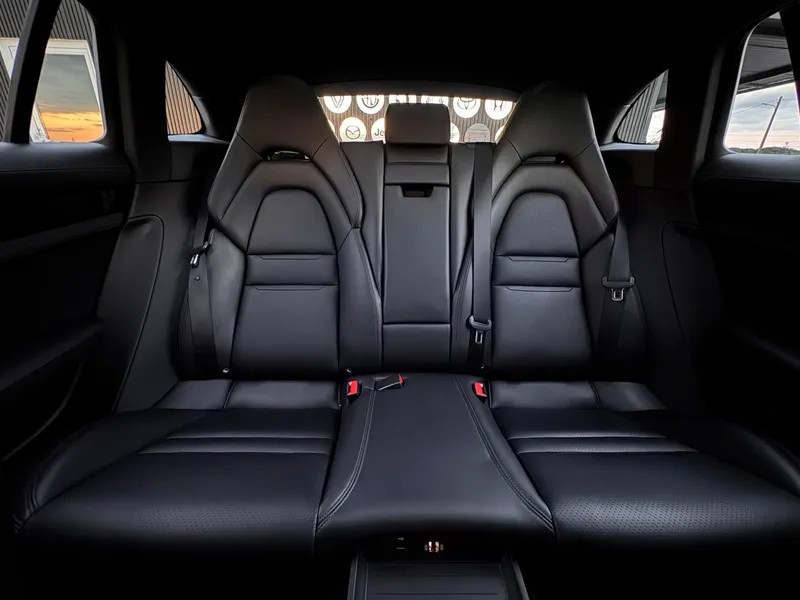 Porsche Panamera Sport Turismo 4 E-hybrid